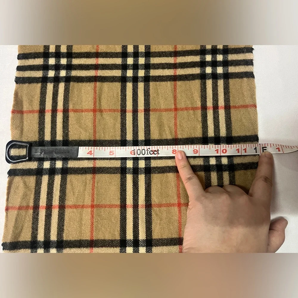 Preloved Vintage Burberrys (old name for Burberry) Scarf unisex - Picture 8 of 9